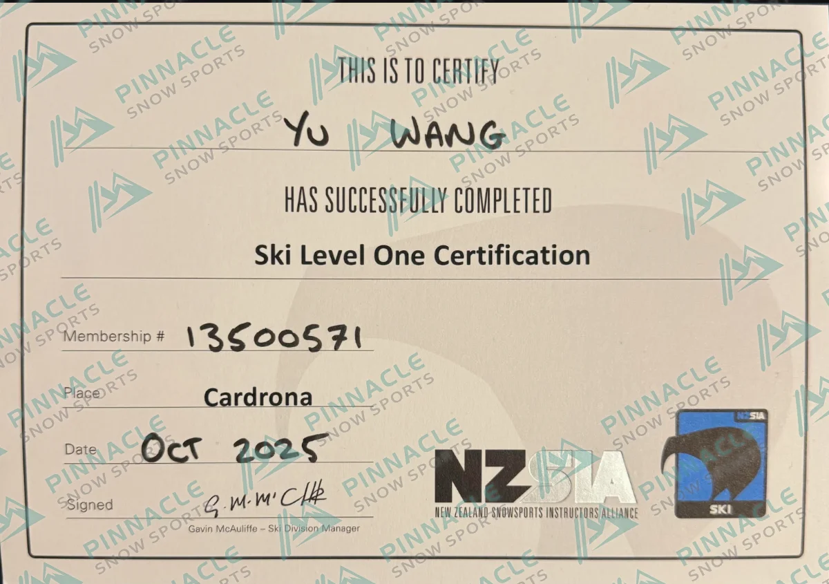 Youkie 的NZSIA雙板一級證明文件，由 NZSIA 發出，Level 1，Pinnacle Snowsports 浮水印預覽圖