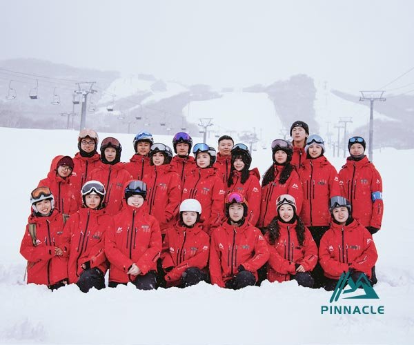 PINNACLE 滑雪教練團隊|北海道二世古 Niseko|CSIA CASI 滑雪教練培訓